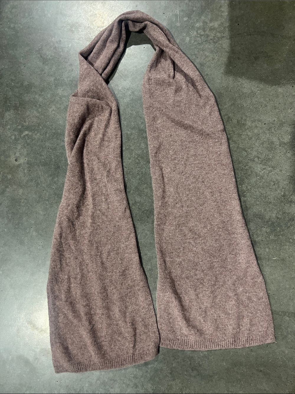 Cozy 100% cashmere Scarf in Mauve Brown